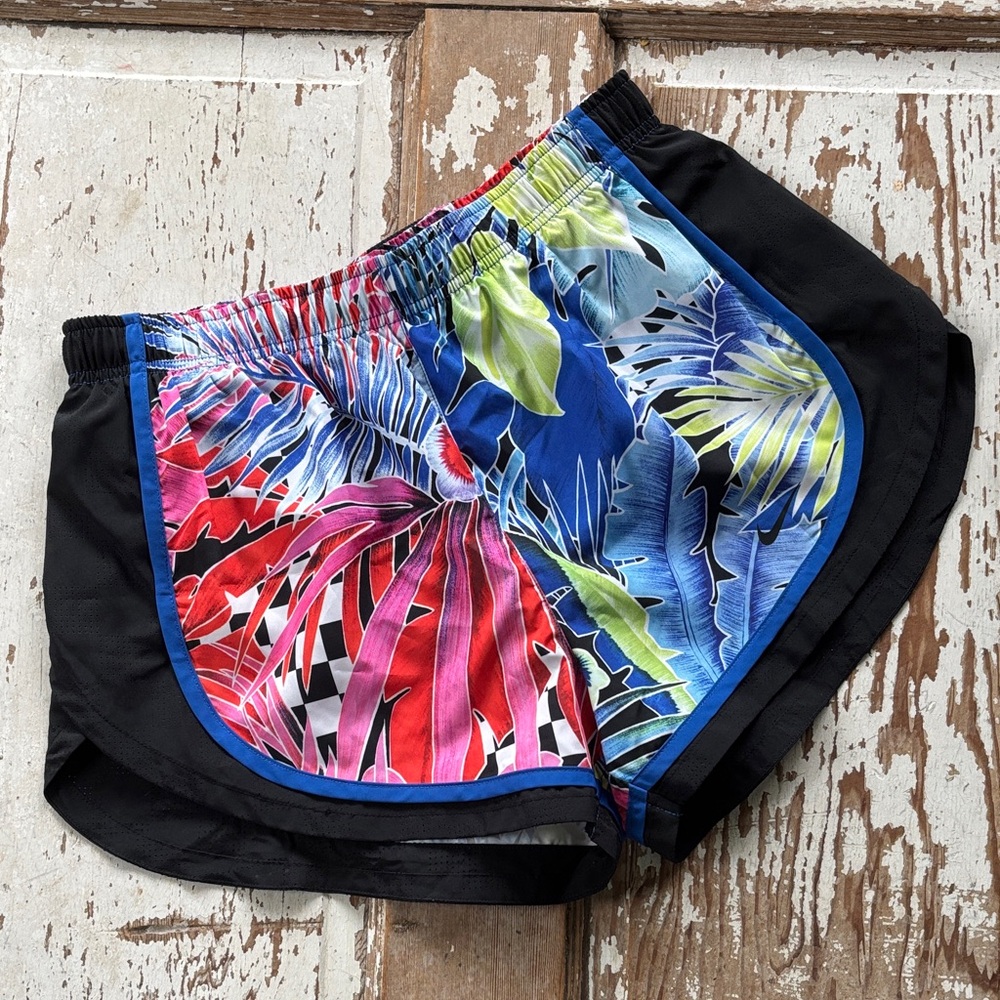 Nike Women’s M Running Shorts - Tropical